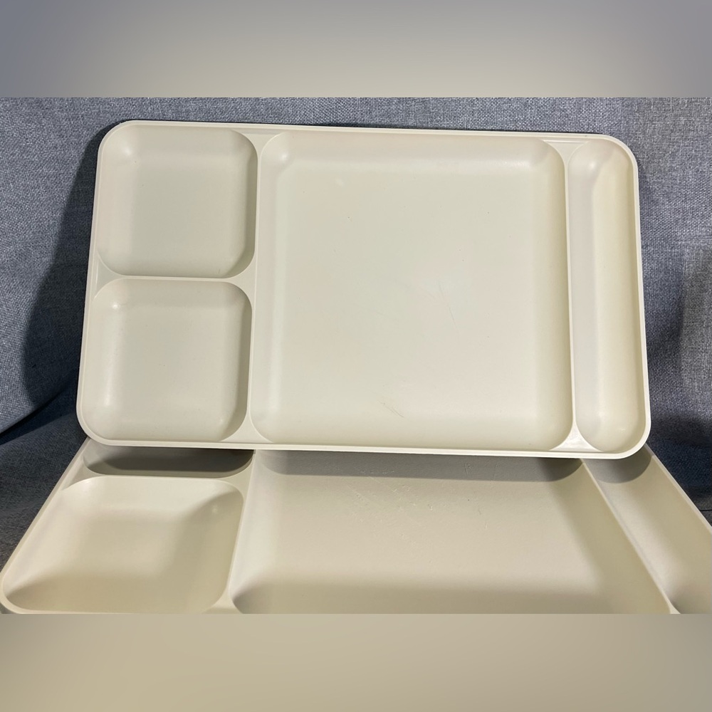 Set Of 4 Vintage Tupperware Divided Lunch Dinner Trays Almond #1535 Stackable